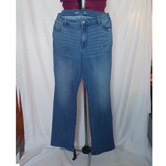 Old Navy Boot Cut Midrise medium wash jeans size 16 long - Picture 1 of 2